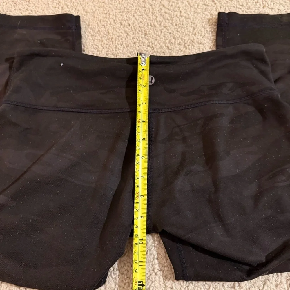 lululemon athletica Cropped Black Camo Leggings - Picture 6 of 7